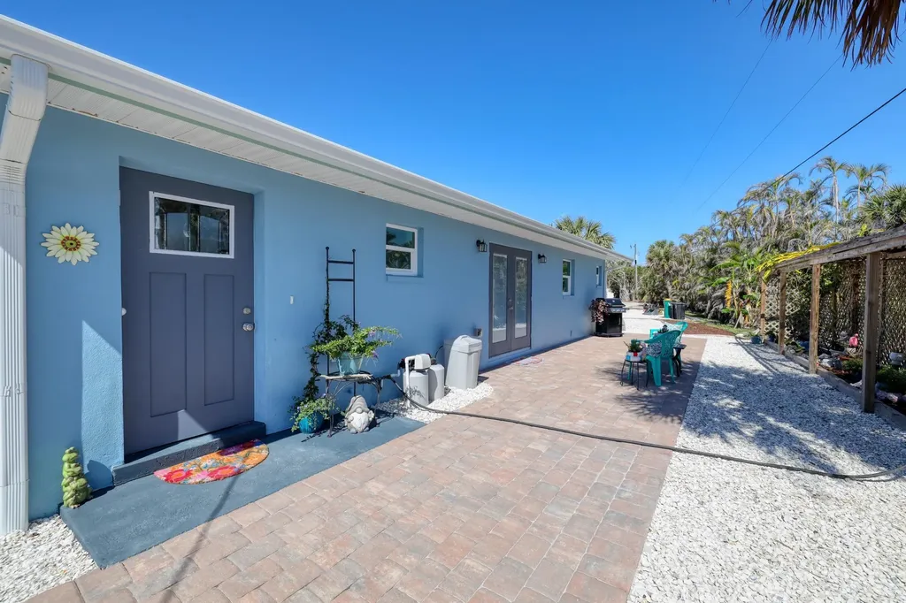 220 Hurricane Lane Sanibel FL 33957