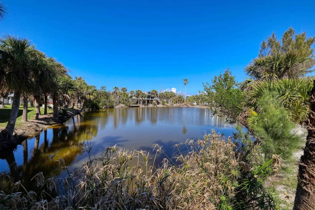 220 Hurricane Lane Sanibel FL 33957