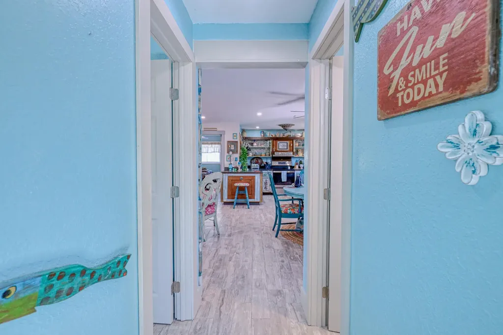 220 Hurricane Lane Sanibel FL 33957