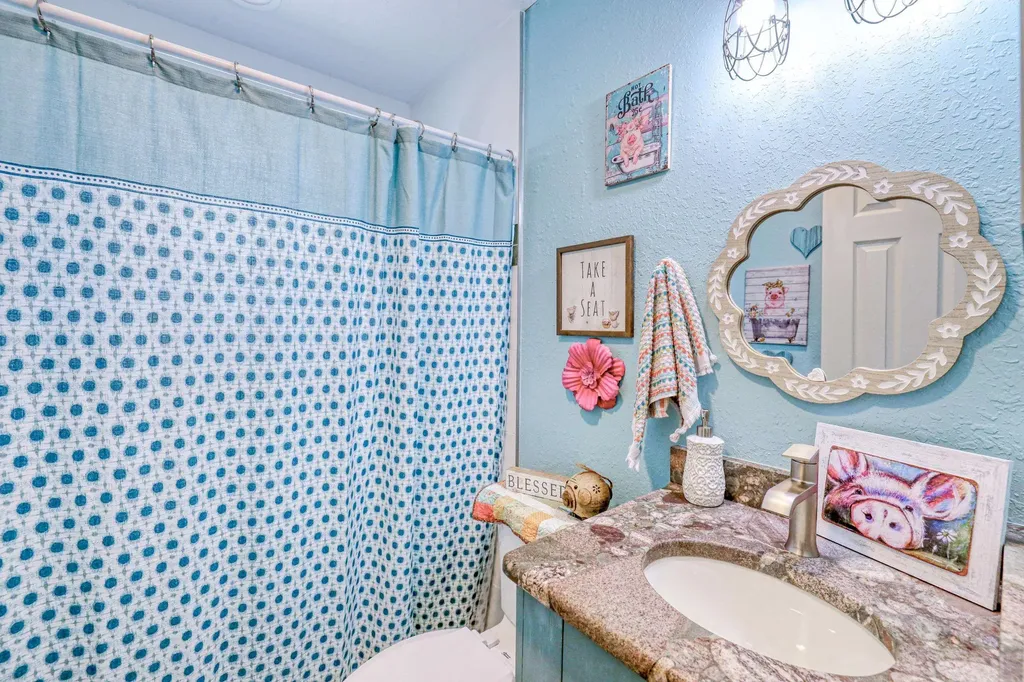 220 Hurricane Lane Sanibel FL 33957