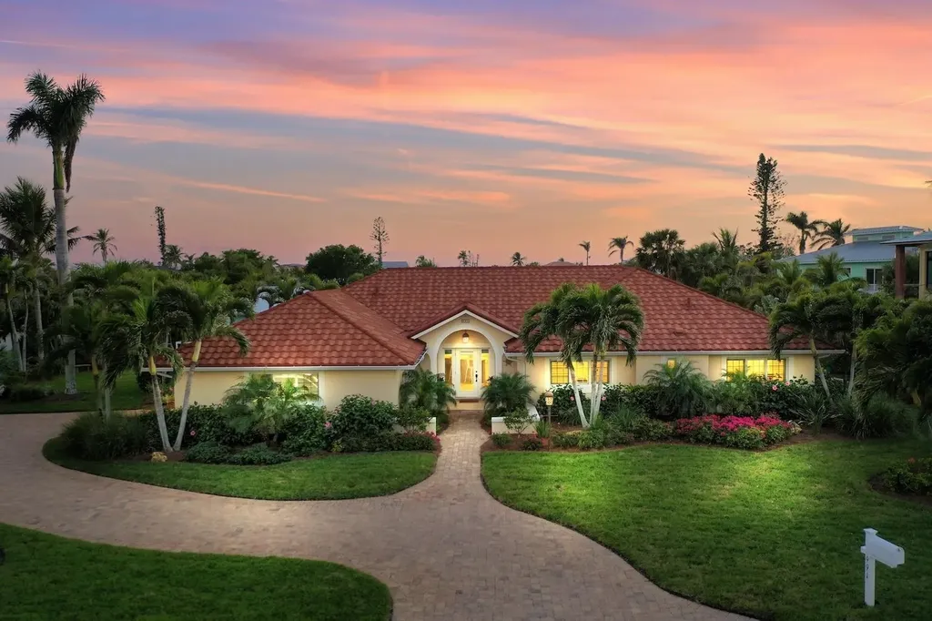 991 Whelk Drive Sanibel FL 33957