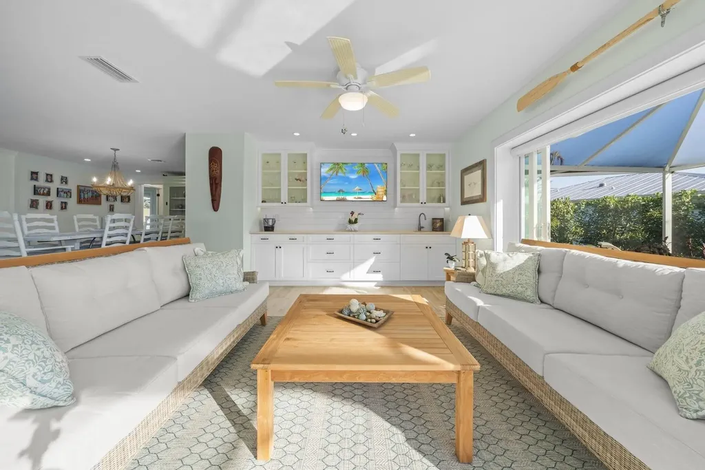 991 Whelk Drive Sanibel FL 33957