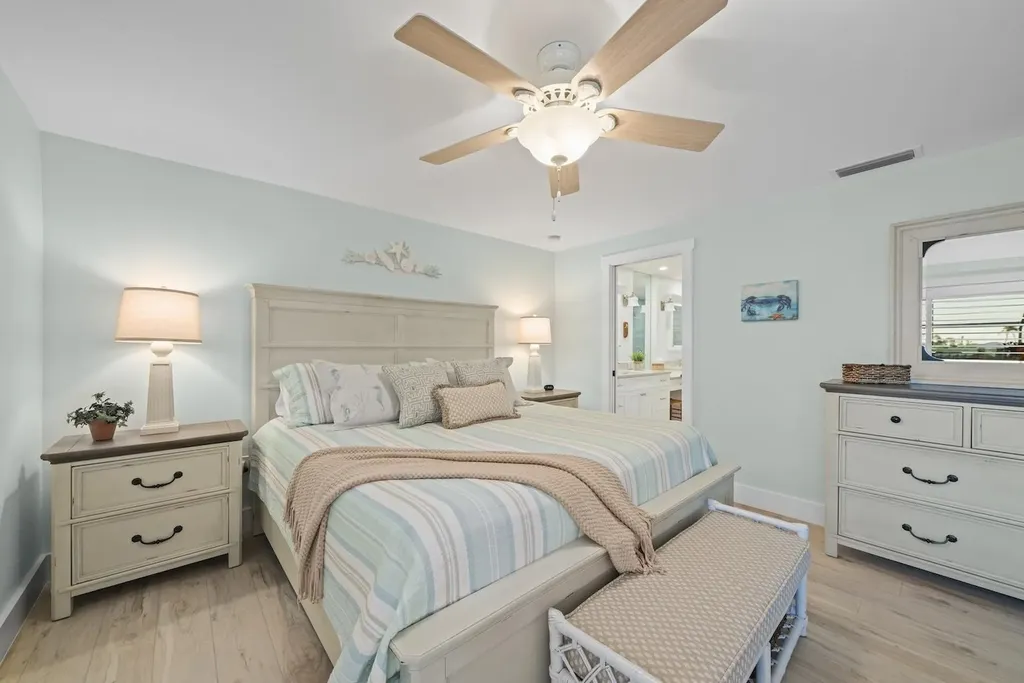 991 Whelk Drive Sanibel FL 33957