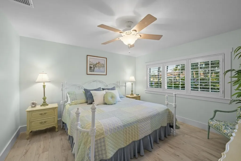 991 Whelk Drive Sanibel FL 33957