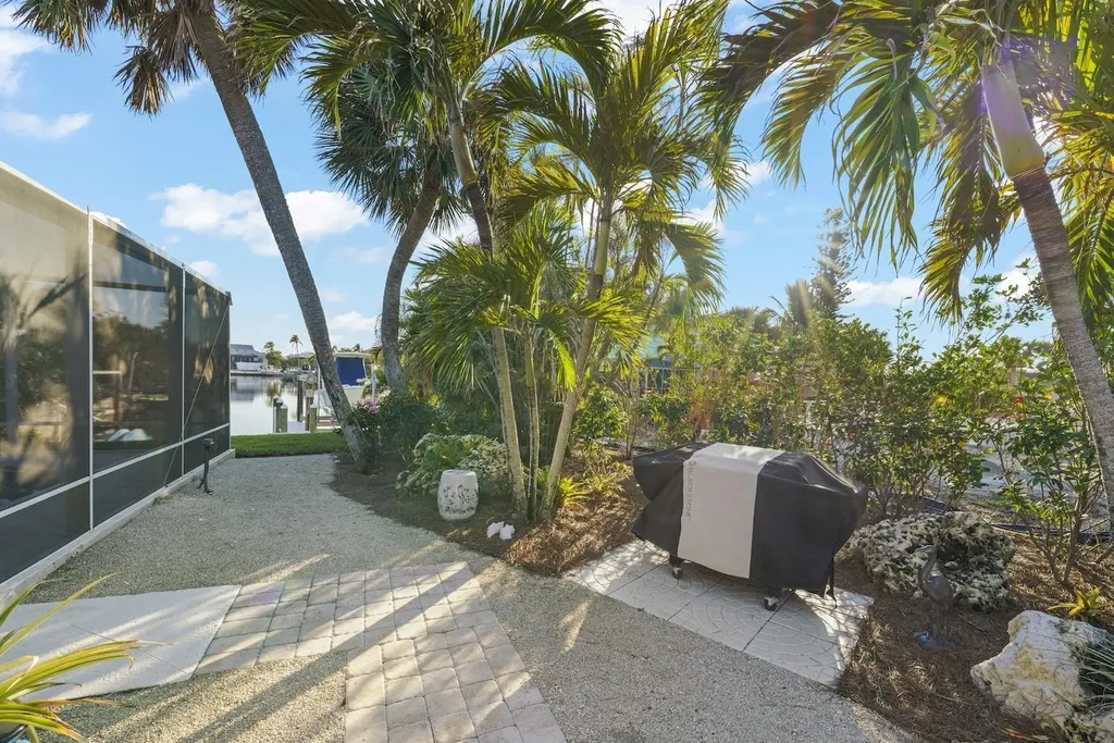 991 Whelk Drive Sanibel FL 33957