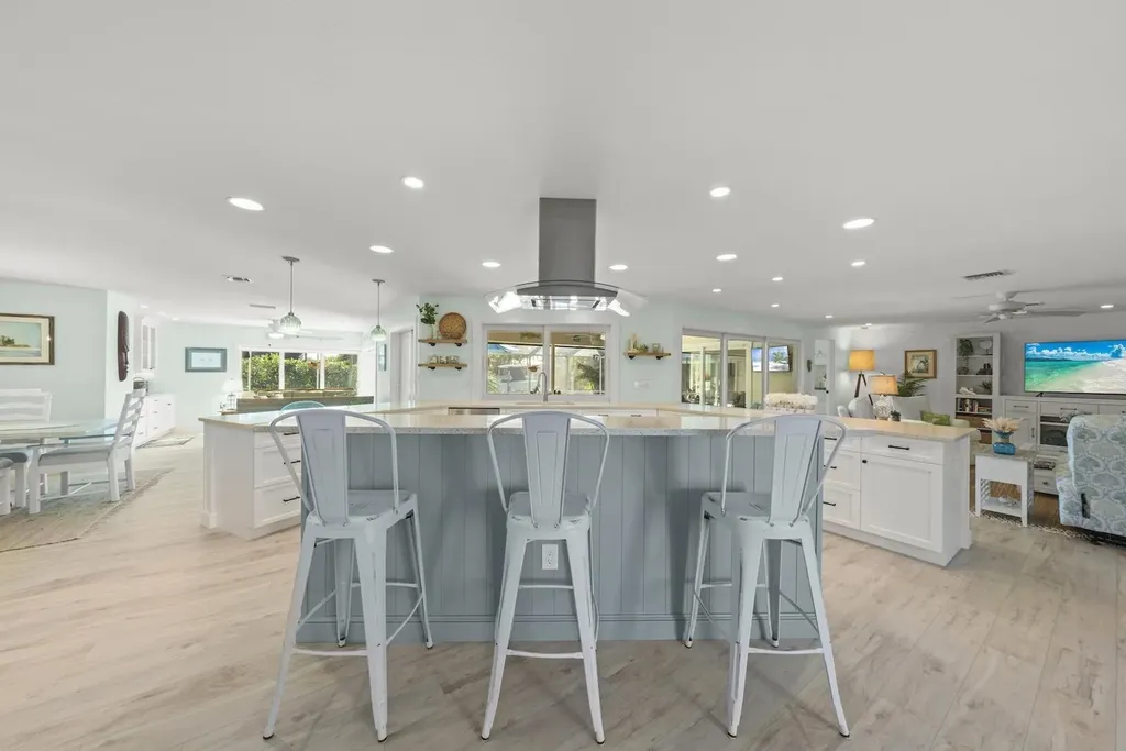 991 Whelk Drive Sanibel FL 33957