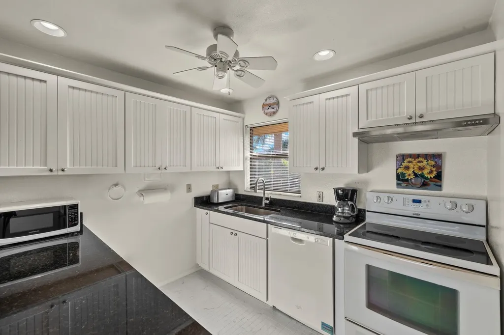 5117 Sea Bell Road Sanibel FL 33957