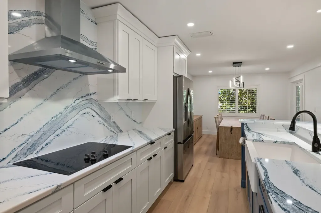 996 Greenwood Court N Sanibel FL 33957