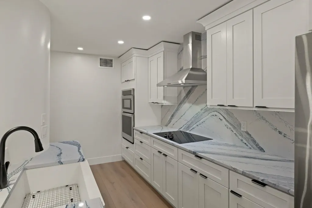 996 Greenwood Court N Sanibel FL 33957