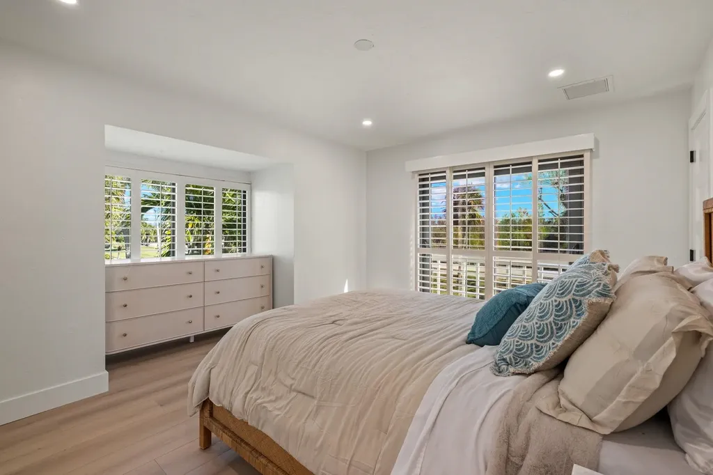 996 Greenwood Court N Sanibel FL 33957