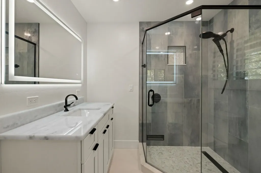 996 Greenwood Court N Sanibel FL 33957