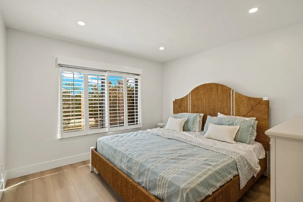 996 Greenwood Court N Sanibel FL 33957