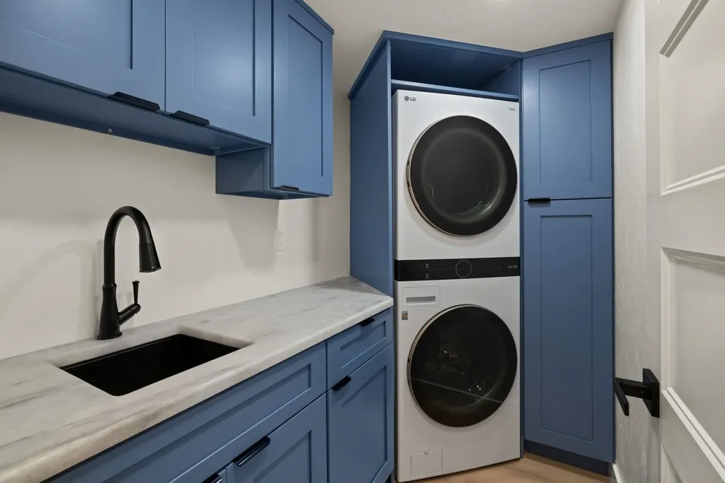 996 Greenwood Court N Sanibel FL 33957