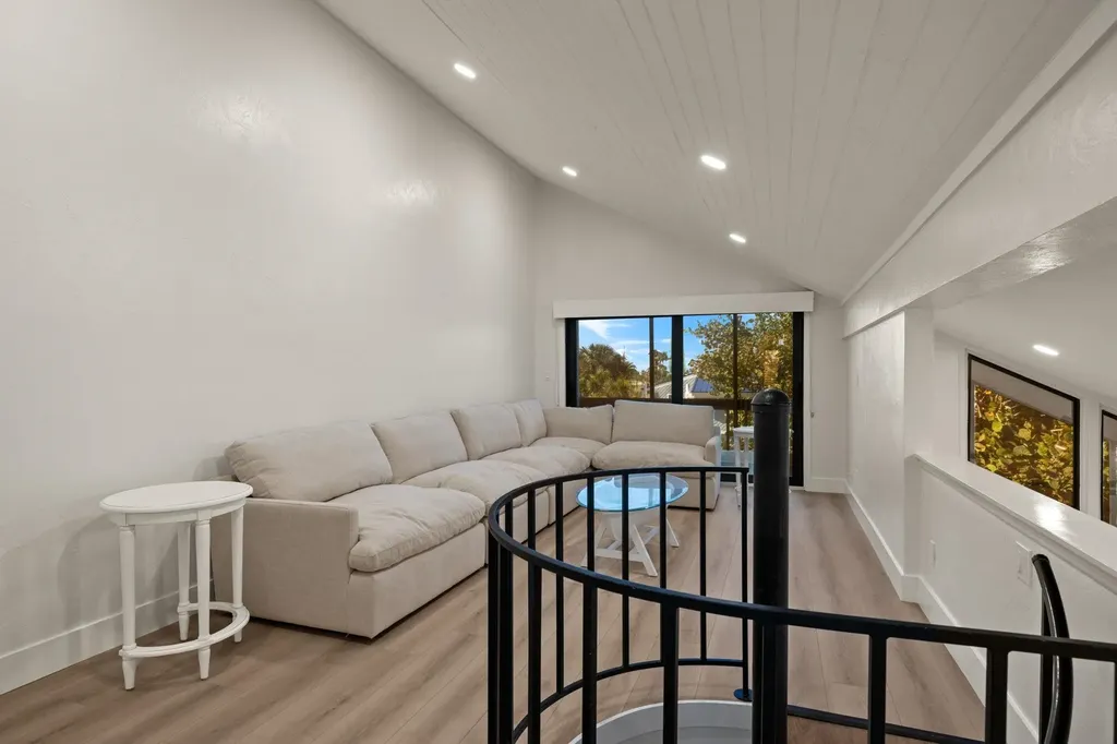 996 Greenwood Court N Sanibel FL 33957