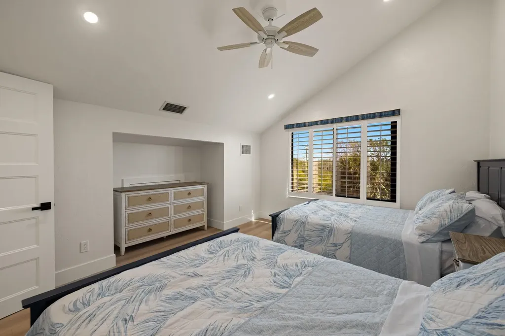 996 Greenwood Court N Sanibel FL 33957