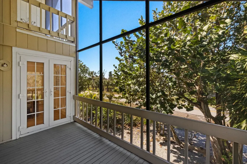 996 Greenwood Court N Sanibel FL 33957