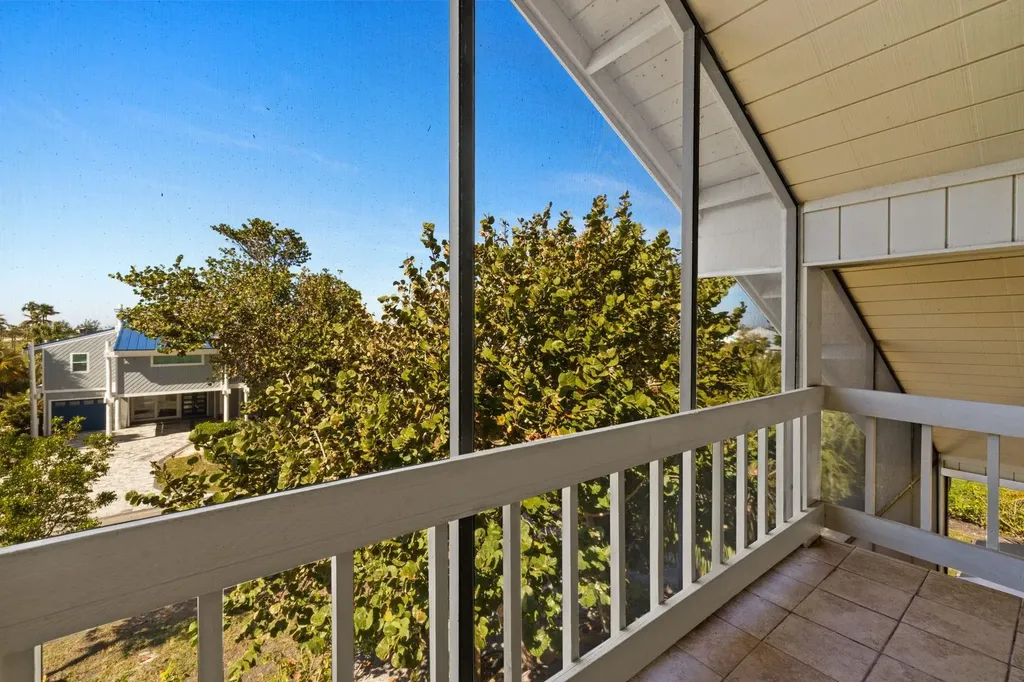 996 Greenwood Court N Sanibel FL 33957