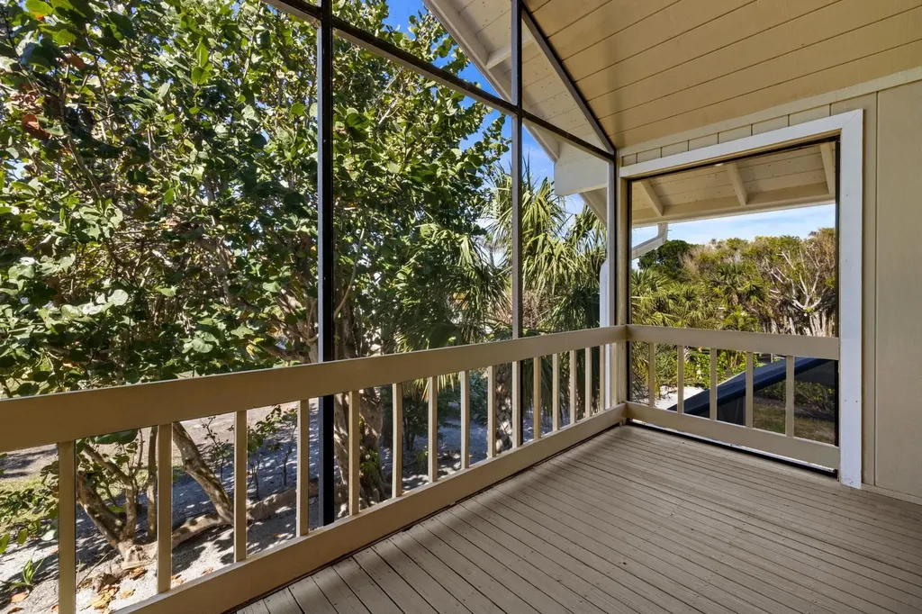 996 Greenwood Court N Sanibel FL 33957