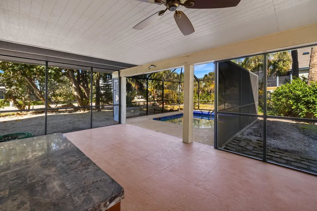 996 Greenwood Court N Sanibel FL 33957