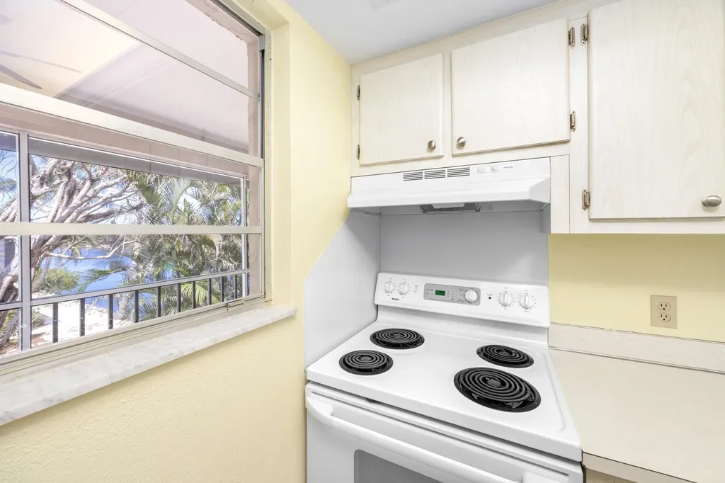 1610 Middle Gulf Drive Sanibel FL 33957