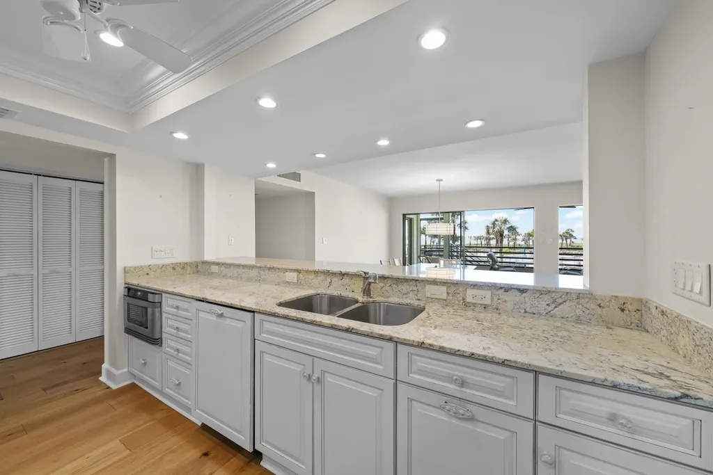 1605 Middle Gulf Drive Sanibel FL 33957