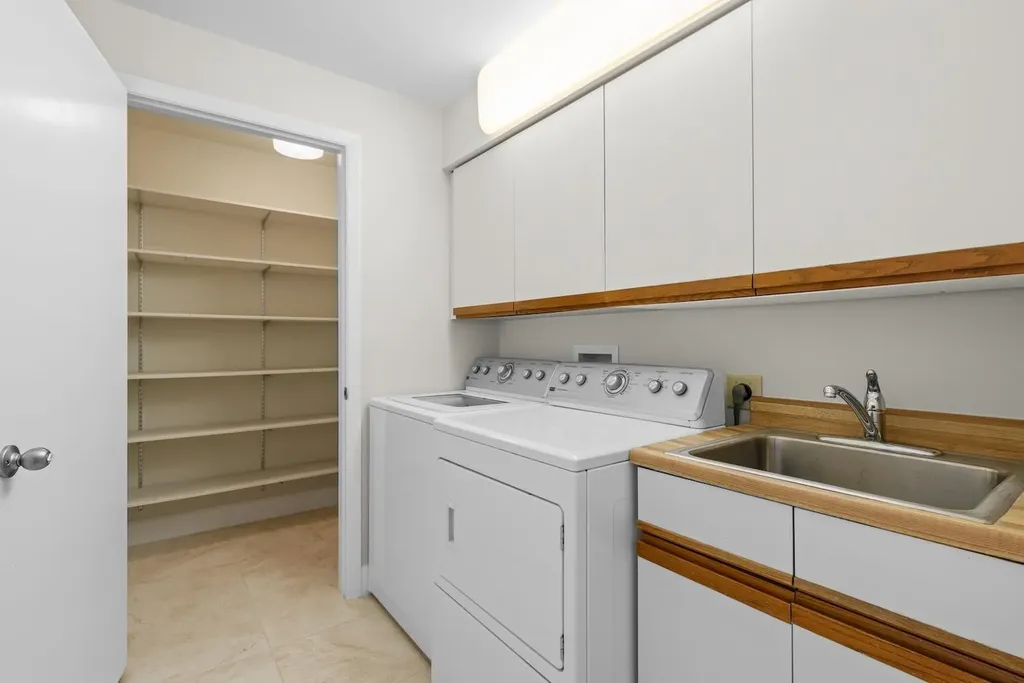 1605 Middle Gulf Drive Sanibel FL 33957