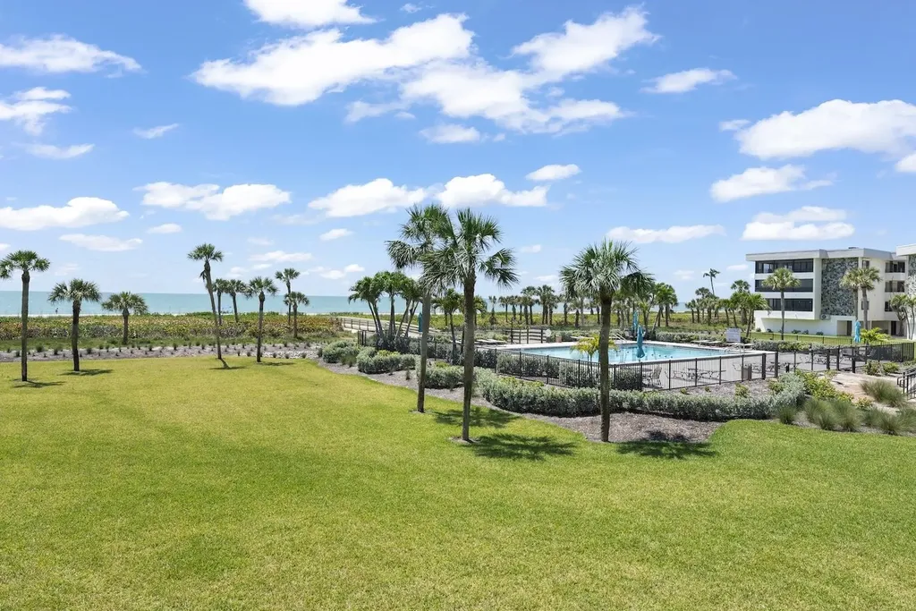 1605 Middle Gulf Drive Sanibel FL 33957