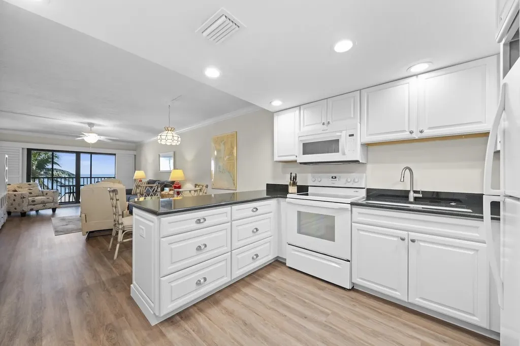 2230 Camino Del Mar Drive Sanibel FL 33957