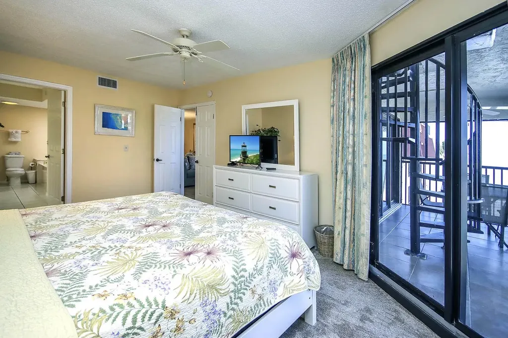 2445 W Gulf Drive Sanibel FL 33957