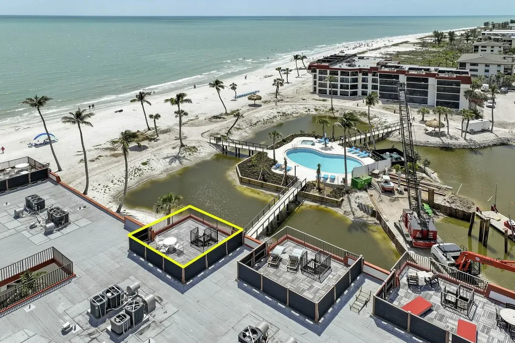 2445 W Gulf Drive Sanibel FL 33957