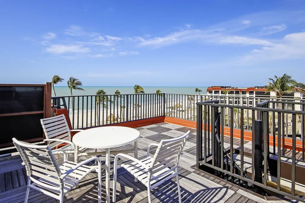 2445 W Gulf Drive Sanibel FL 33957