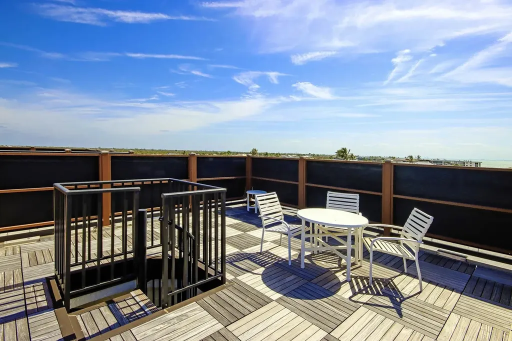 2445 W Gulf Drive Sanibel FL 33957