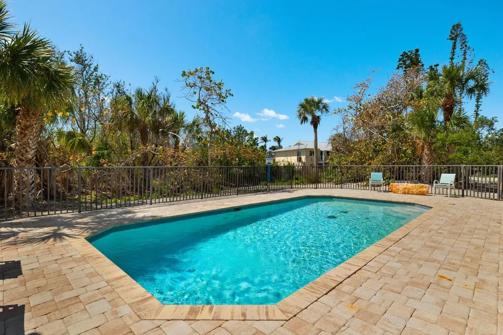 2190 Camino Del Mar Drive Sanibel FL 33957