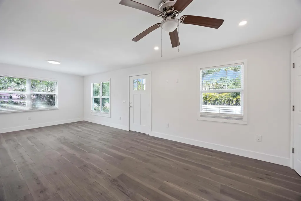 910 Fitzhugh Street Sanibel FL 33957