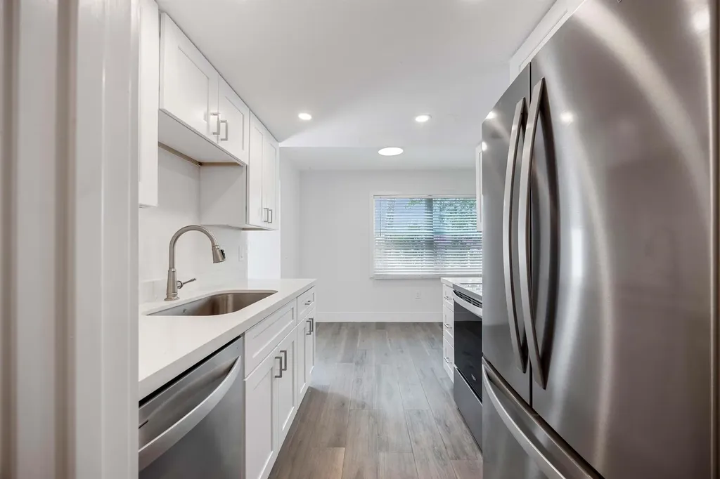 910 Fitzhugh Street Sanibel FL 33957