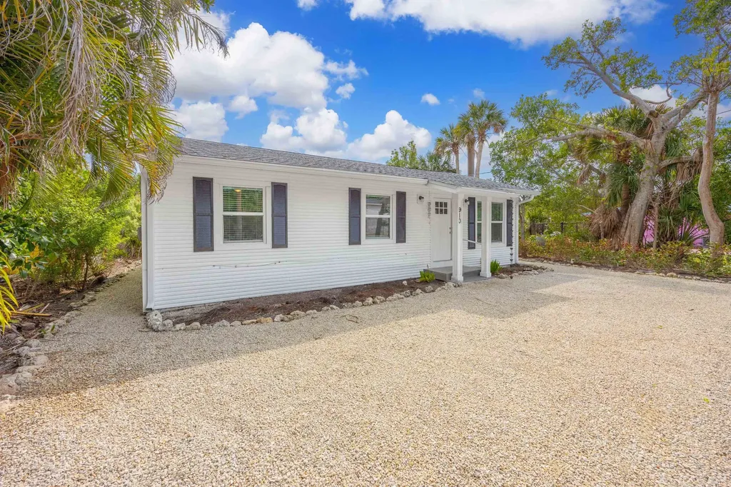 910 Fitzhugh Street Sanibel FL 33957