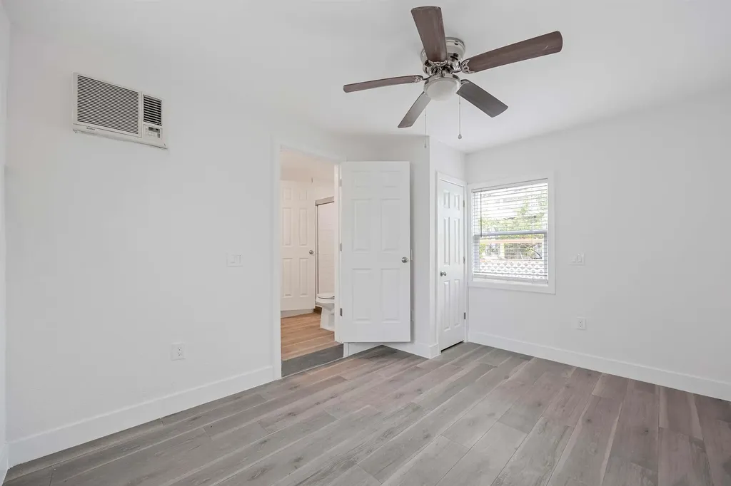 910 Fitzhugh Street Sanibel FL 33957