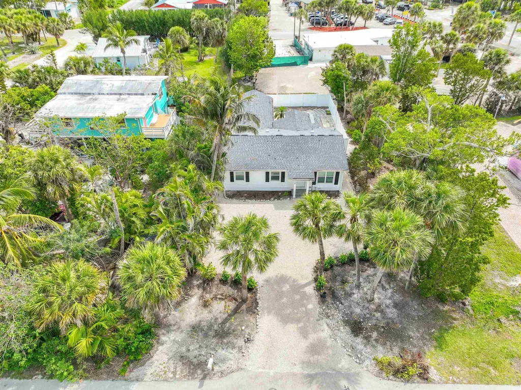 910 Fitzhugh Street Sanibel FL 33957