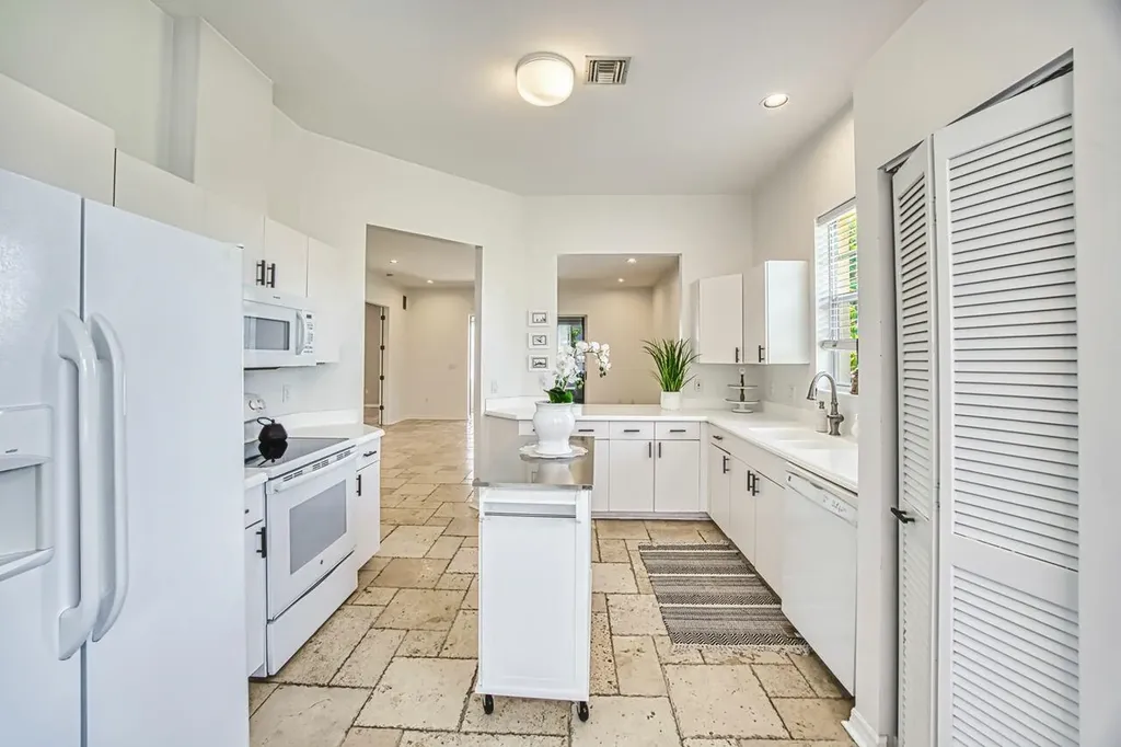 5482 Peppertree Drive Fort Myers FL 33908