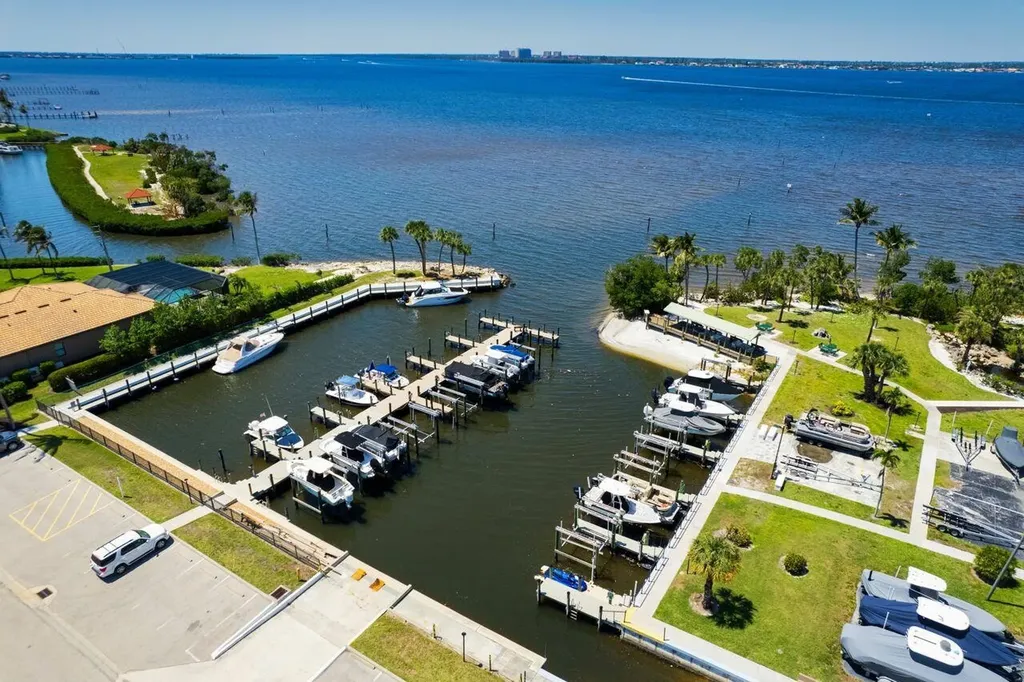 5482 Peppertree Drive Fort Myers FL 33908