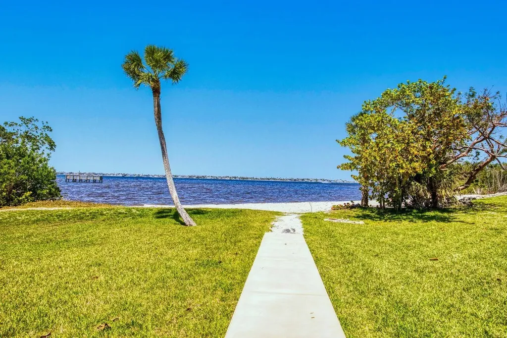 5482 Peppertree Drive Fort Myers FL 33908