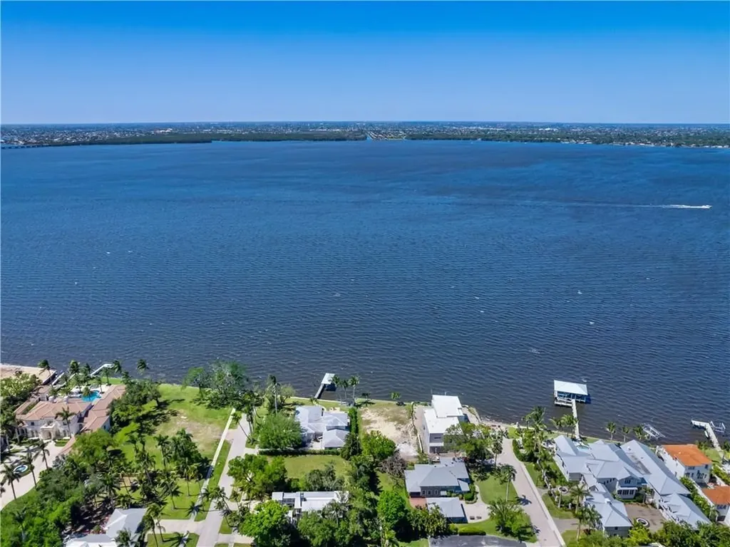 1204 Alhambra Drive Fort Myers FL 33901