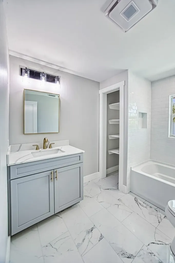 446 Lake Murex Circle Sanibel FL 33957