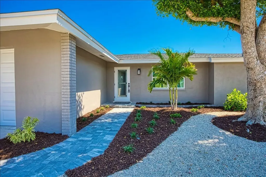 446 Lake Murex Circle Sanibel FL 33957