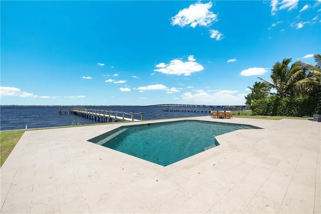 8451 Casa Del Rio Lane Fort Myers FL 33919