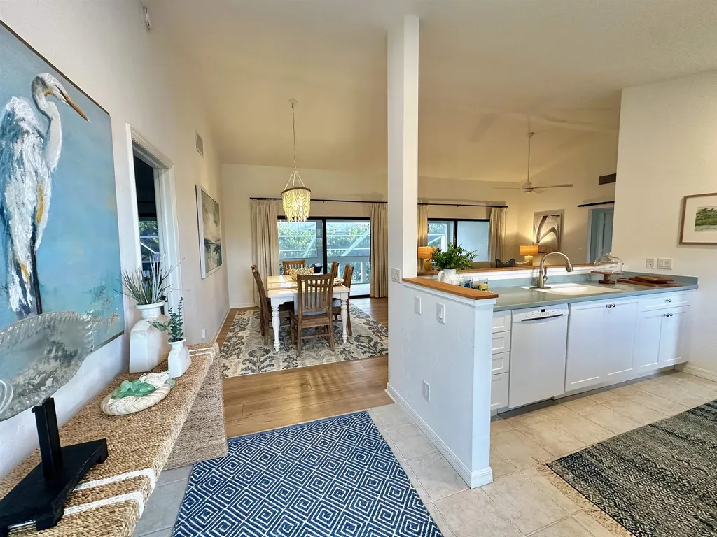458 Lake Murex Circle Sanibel FL 33957