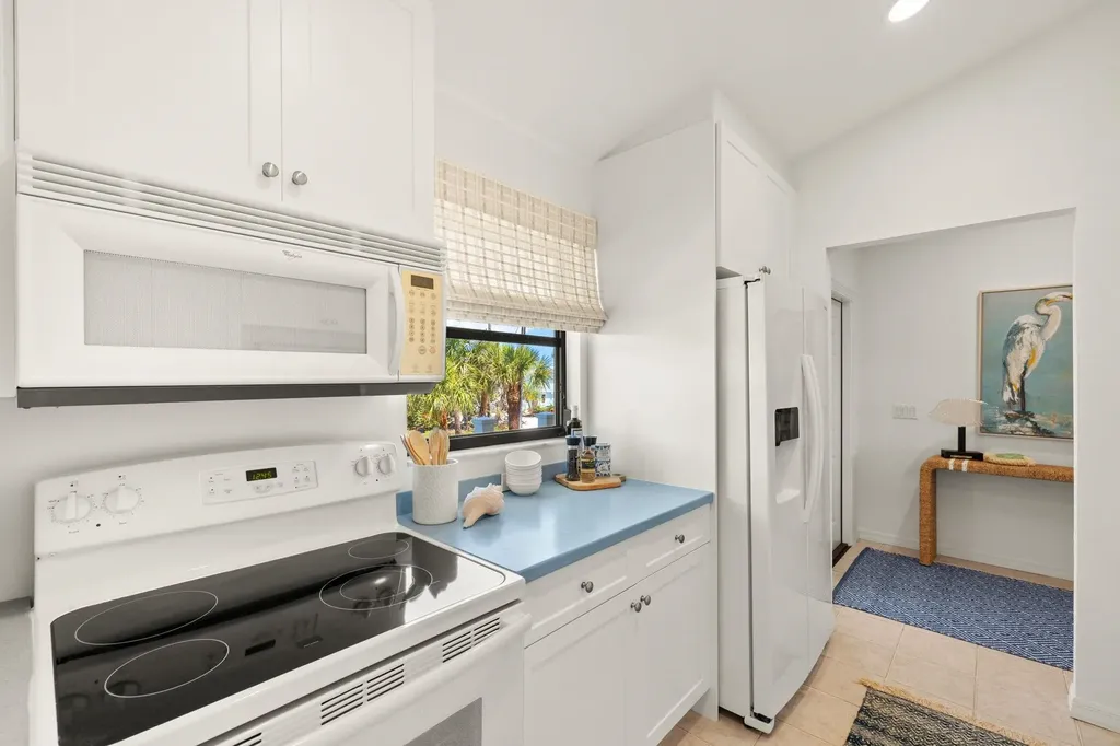 458 Lake Murex Circle Sanibel FL 33957