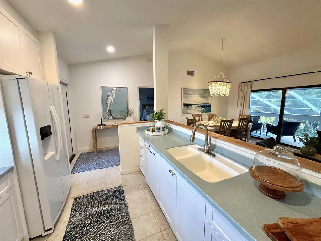 458 Lake Murex Circle Sanibel FL 33957