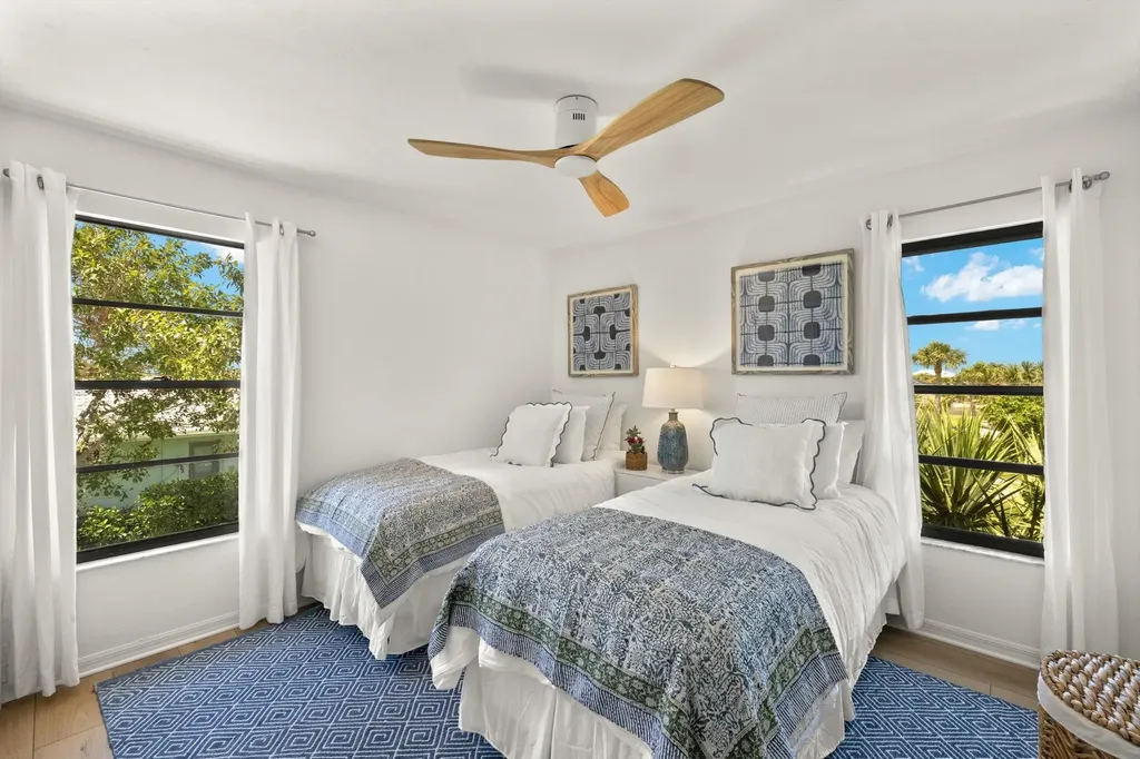 458 Lake Murex Circle Sanibel FL 33957