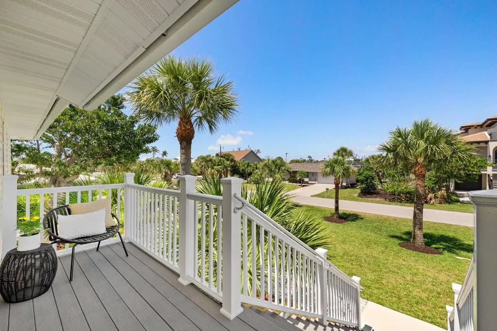 458 Lake Murex Circle Sanibel FL 33957